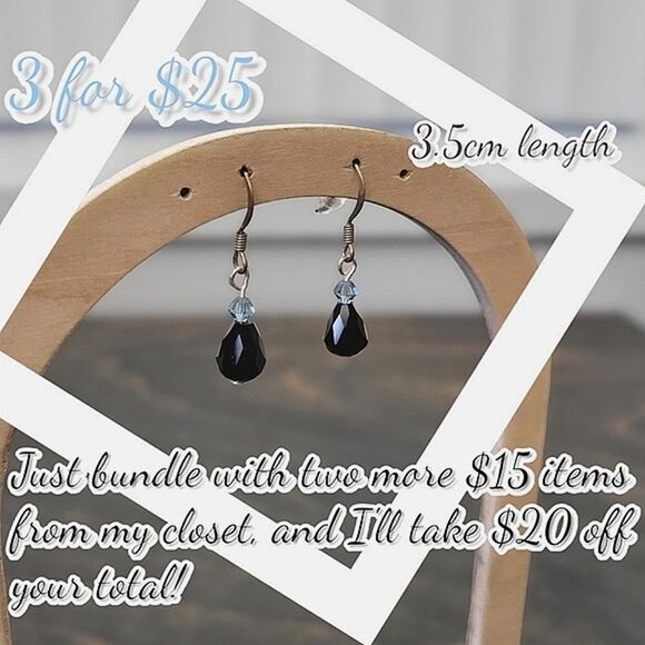 Vtg little faceted blue & black beaded drop earrings - Picture 1 of 6